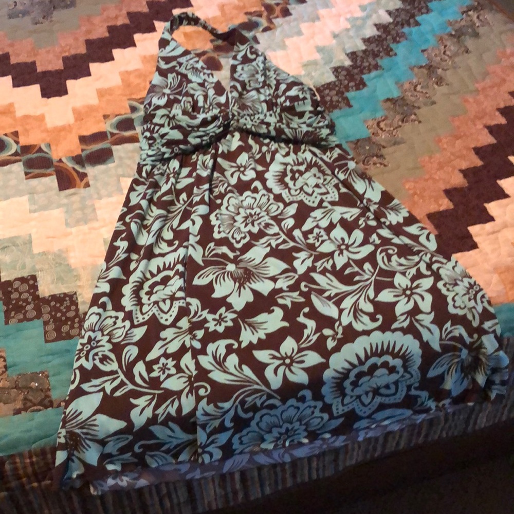 Size L halter floral dress